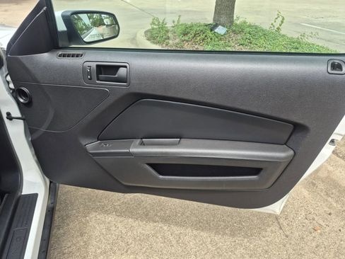 Used 2012 Ford Mustang GT RWD image 15