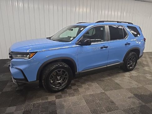 Used 2024 Honda Pilot TrailSport image 6