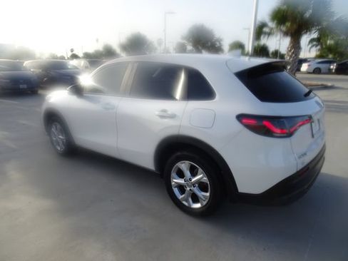 Certified 2025 Honda HR-V LX image 6