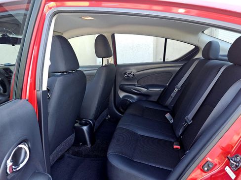 Used 2013 Nissan Versa SV image 28