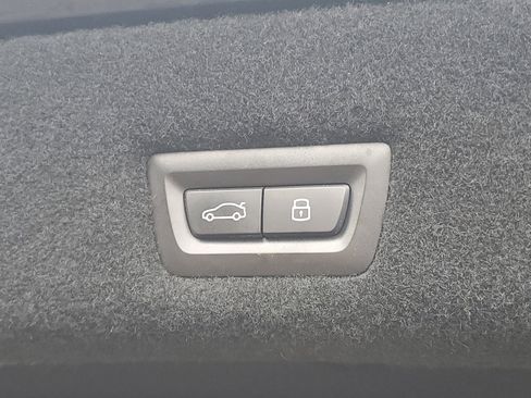 Used 2023 BMW 760i xDrive image 26