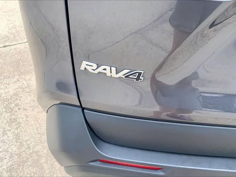 Used 2023 Toyota RAV4 LE AWD/4WD image 30