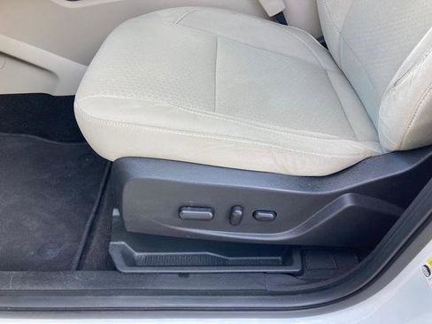 Used 2018 Ford Escape SE w/ SE Sync 3 Package image 15