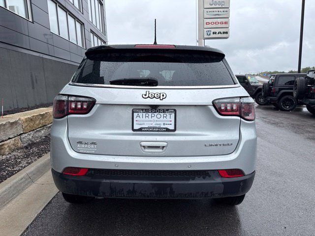 Used 2025 Jeep Compass Limited AWD/4WD image 4
