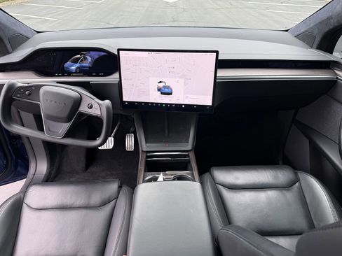 Used 2022 Tesla Model X image 19