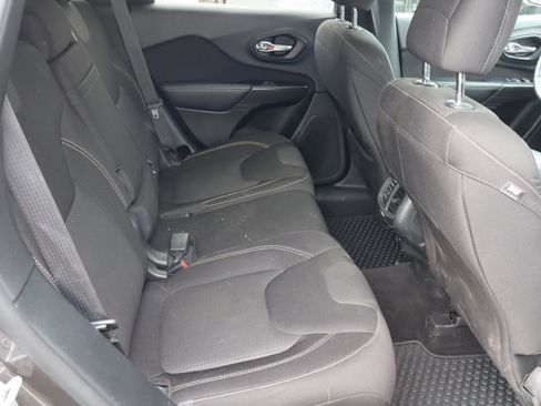 Used 2015 Jeep Cherokee Latitude w/ Cold Weather Group image 34