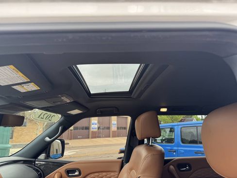 Used 2021 INFINITI QX80 Sensory AWD/4WD image 3