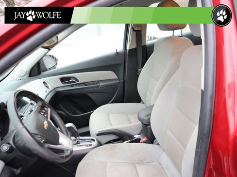 Used 2014 Chevrolet Cruze LT FWD image 11