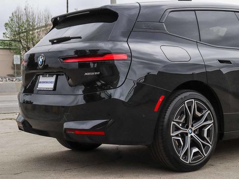 Used 2026 BMW iX xDrive60 w/ Premium Package AWD/4WD image 11