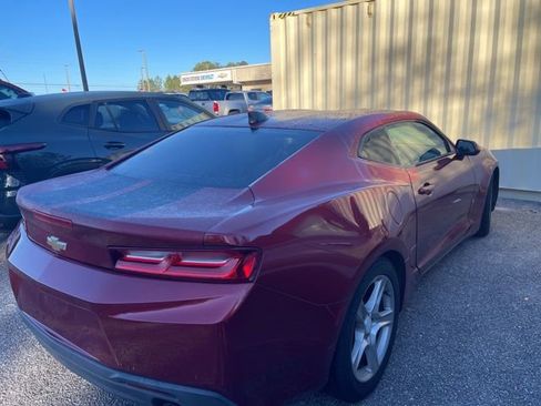 Used 2018 Chevrolet Camaro LT image 10