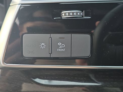 Used 2025 Audi Q7 2.0T Premium w/ Convenience Plus Package image 29