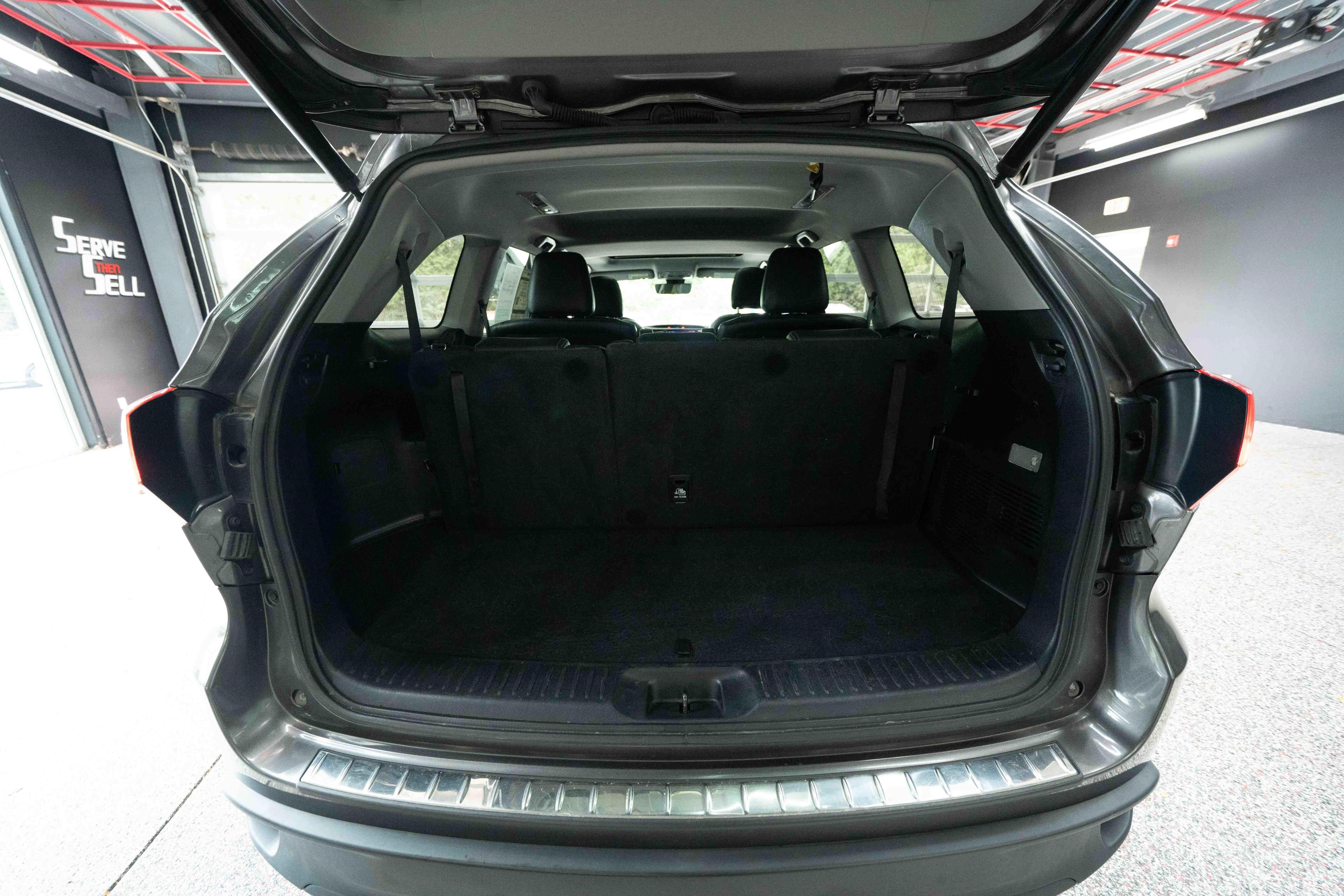 Used 2017 Toyota Highlander SE AWD/4WD image 28