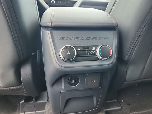 New 2026 Ford Explorer Active w/ Active Comfort Package AWD/4WD image 17