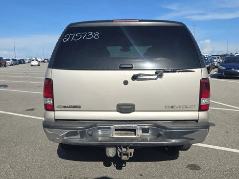 Used 2005 Chevrolet Tahoe LS w/ Preferred Equipment Group RWD image 3