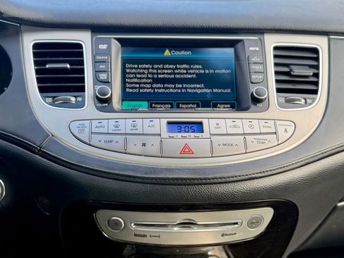 Used 2012 Hyundai Genesis 3.8 w/ Premium Pkg image 16