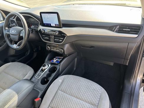 Used 2021 Ford Escape SE image 12