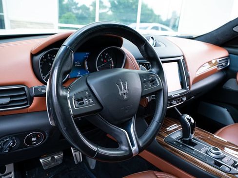 Used 2018 Maserati Levante S GranLusso AWD/4WD image 35