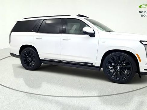 Used 2026 Cadillac Escalade Platinum Sport w/ LPO, ONYX Package AWD/4WD image 10