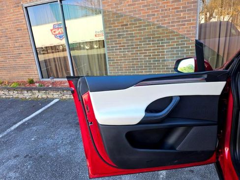 Used 2023 Tesla Model X AWD image 26