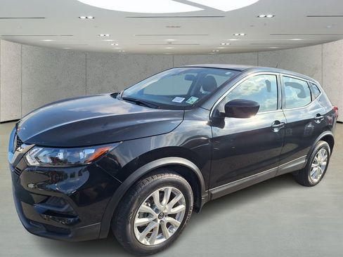 Used 2021 Nissan Rogue Sport S image 1