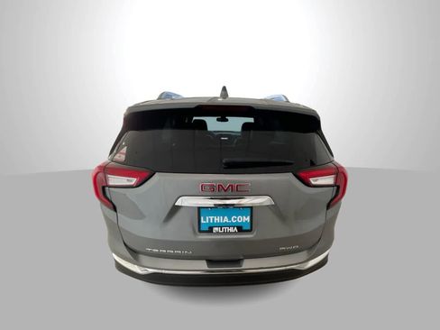 Used 2024 GMC Terrain SLT image 7