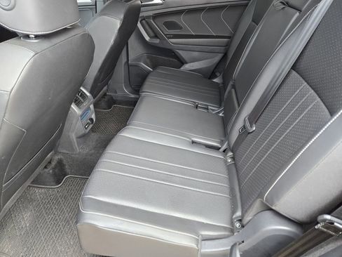 Used 2023 Volkswagen Tiguan SE R-Line image 21