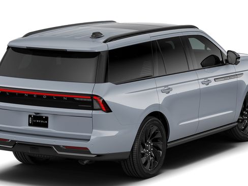 New 2027 Lincoln Navigator Reserve AWD/4WD image 3
