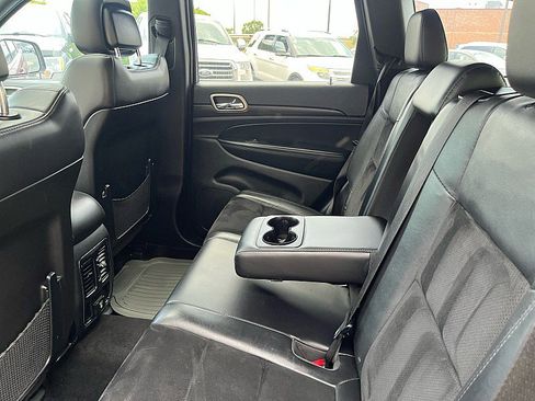 Used 2014 Jeep Grand Cherokee Altitude AWD/4WD image 11