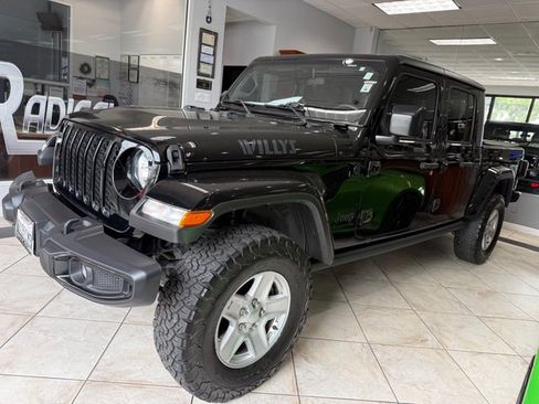 Used 2021 Jeep Gladiator Sport AWD/4WD image 19