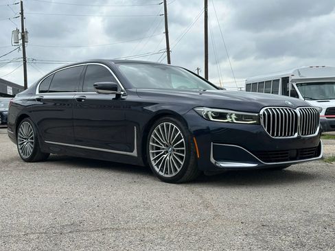 Used 2020 BMW 740i w/ Premium Package RWD image 10