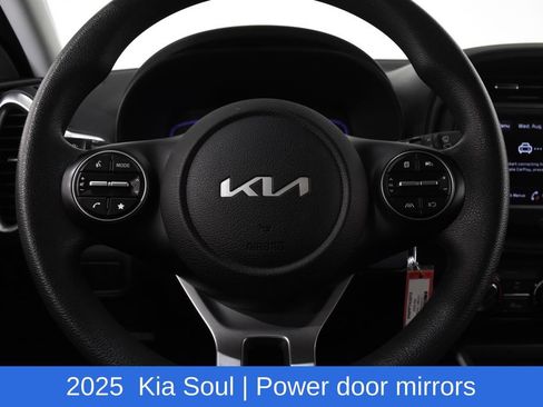 Used 2025 Kia Soul LX w/ LX Technology Package FWD image 13