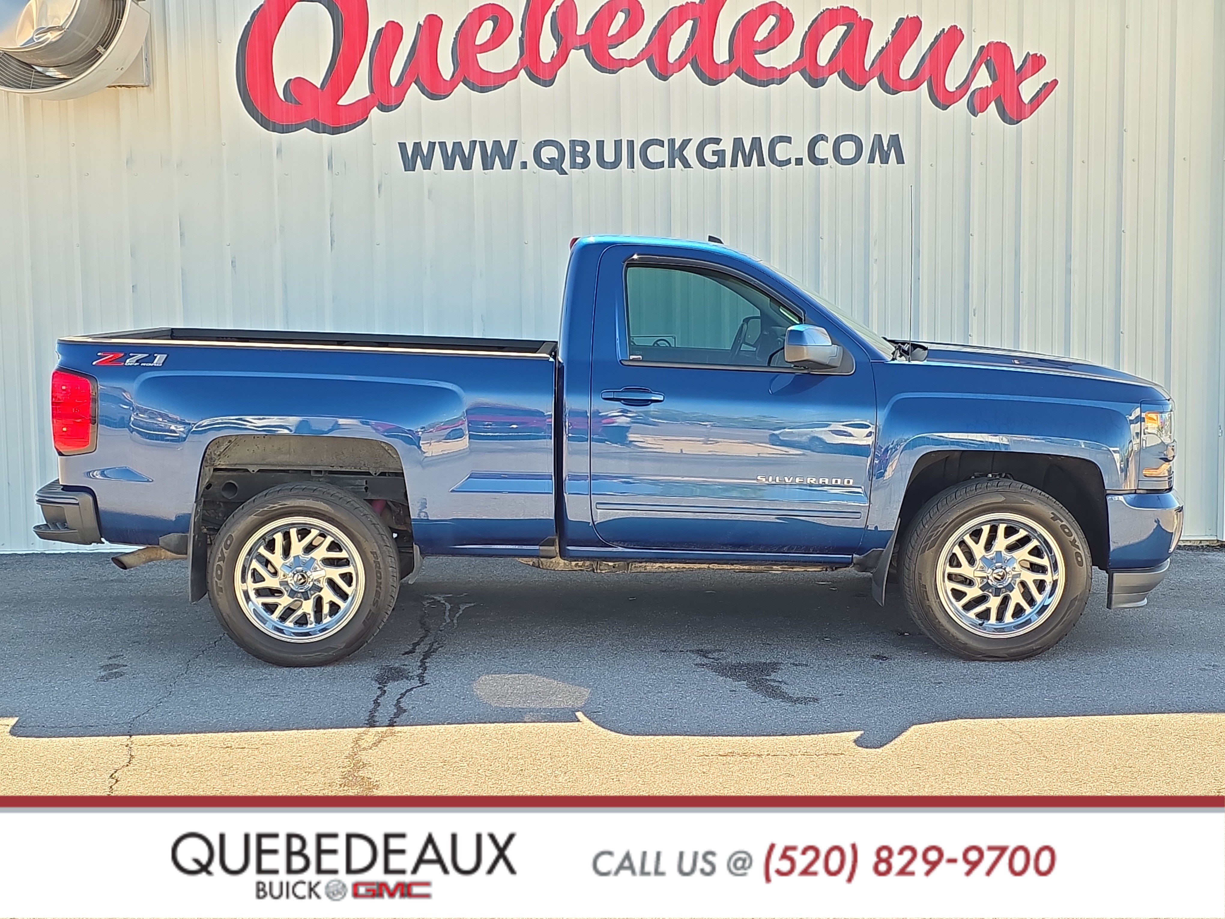 Used 2018 Chevrolet Silverado 1500 LT w/ LT Convenience Package AWD/4WD image 9