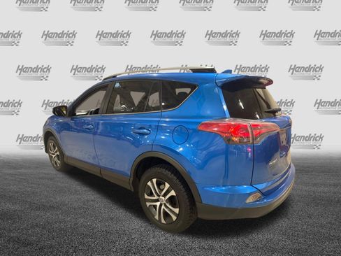 Used 2018 Toyota RAV4 LE FWD image 39