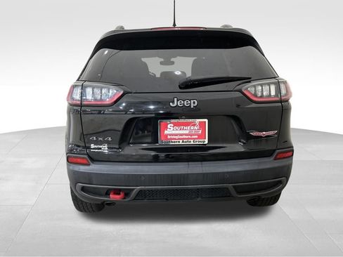 Used 2020 Jeep Cherokee Trailhawk image 4