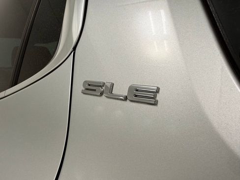 Used 2019 GMC Acadia SLE FWD image 8