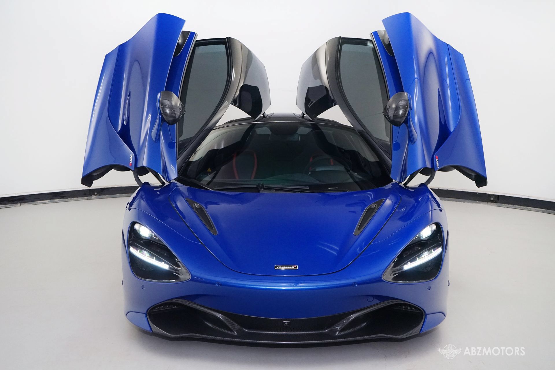 Used 2018 McLaren 720S Performance RWD image 3