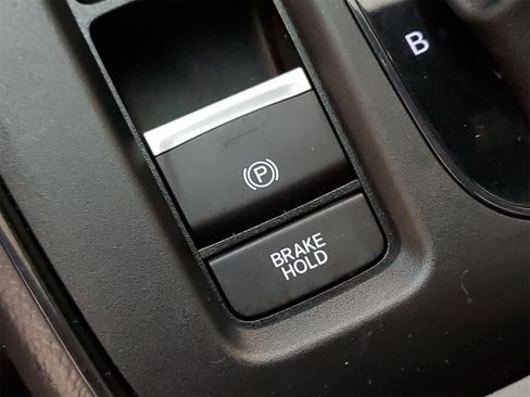 Certified 2023 Honda CR-V Sport image 32