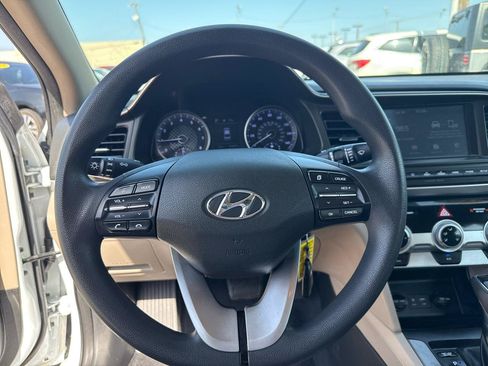 Used 2019 Hyundai Elantra SEL FWD image 15