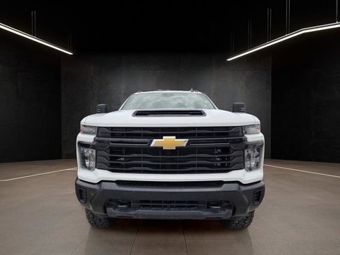 Used 2025 Chevrolet Silverado 2500 W/T AWD/4WD image 2