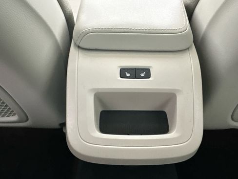 Used 2024 Volvo V60 B5 Cross Country Plus w/ Protection Package Premier image 24