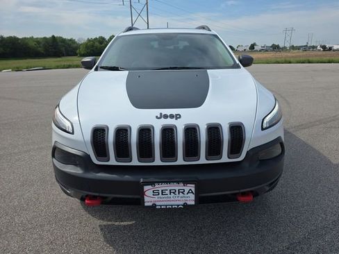Used 2016 Jeep Cherokee Trailhawk w/ Comfort/Convenience Group AWD/4WD image 16
