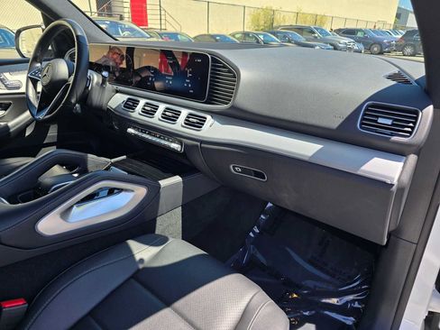Used 2025 Mercedes-Benz GLE 350 4MATIC image 11