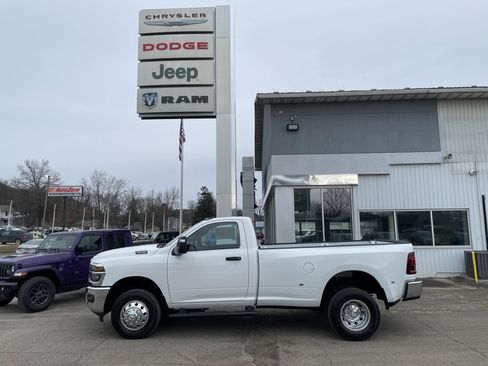 New 2026 RAM 3500 Tradesman image 19