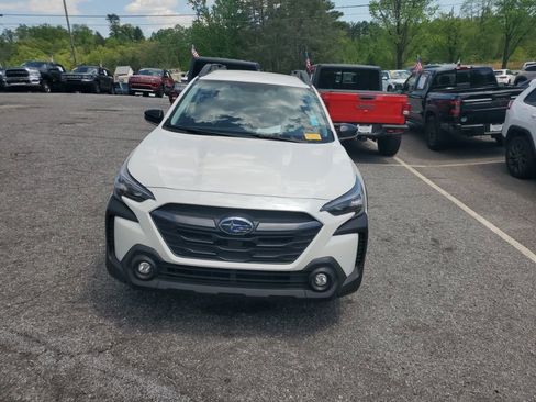Used 2024 Subaru Outback Premium AWD/4WD image 3