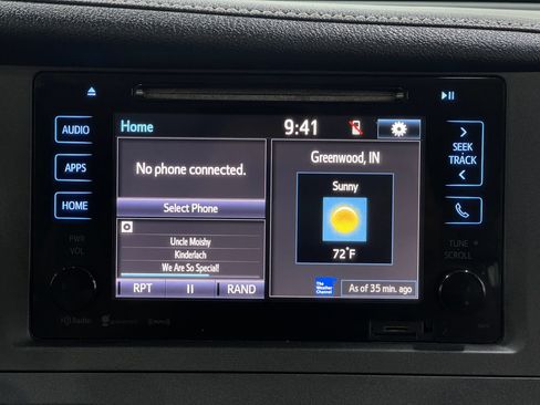 Used 2017 Toyota Sienna XLE w/ XLE Navigation Package FWD image 23