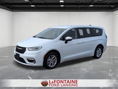 Used 2023 Chrysler Pacifica Touring-L