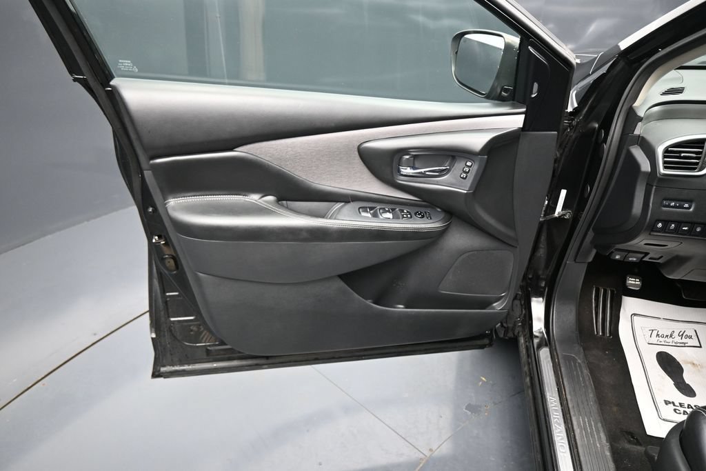 Used 2020 Nissan Murano SL w/ Moonroof Package AWD/4WD image 11
