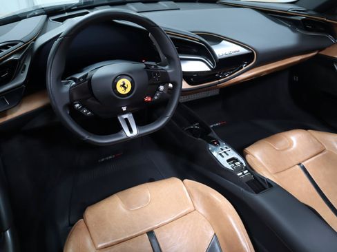 Used 2022 Ferrari SF90 Spider AWD/4WD image 9
