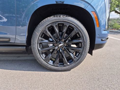 New 2026 Cadillac Escalade Platinum Sport w/ LPO, ONYX Package image 15