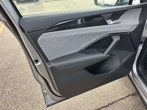New 2025 Volkswagen Tiguan S AWD/4WD image 10